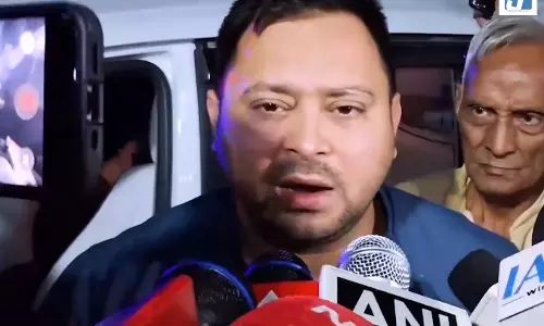 तेजस्वी यादव का JDU पर हमला, बोले- अब यह नीतीश कुमार की पार्टी नहीं रही तेजस्वी यादव का JDU पर हमला, बोले- अब यह नीतीश कुमार की पार्टी नहीं रही
