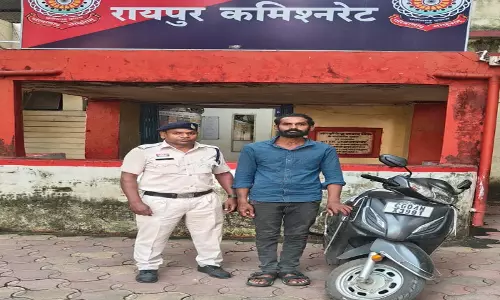 दुकान के सामने खड़ी एक्टिवा ले उड़ा चोर, CCTV फुटेज से आरोपी तक पहुंची पुलिस