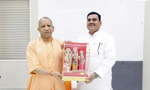 CM योगी से पूर्व विधायक विजेंद्र सिंह ने की शिष्टाचार भेंट, लखनऊ में हुई मुलाकात CM योगी से पूर्व विधायक विजेंद्र सिंह ने की शिष्टाचार भेंट, लखनऊ में हुई मुलाकात
