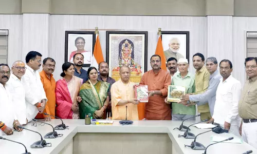 CM योगी से बांदा के दो विधायकों ने की मुलाकात CM योगी से बांदा के दो विधायकों ने की मुलाकात