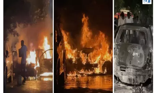 FIRE VIDEO: रायपुर में चलती कार बनी आग का गोला FIRE VIDEO: रायपुर में चलती कार बनी आग का गोला
