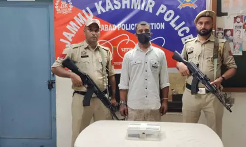 देसी पिस्तौल के साथ एक गिरफ्तार, AK-47 और 2 हैंड ग्रेनेड बरामद