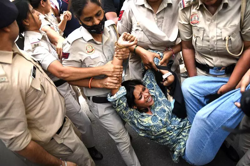 दिल्ली में CEC विरोध के दौरान हिरासत दिल्ली में CEC विरोध के दौरान हिरासत