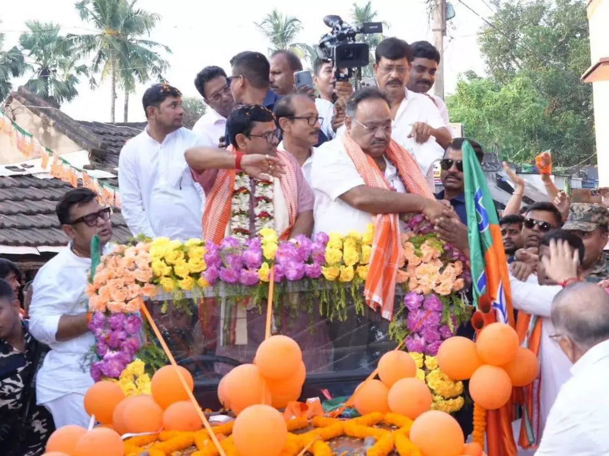 रेजीनगर उपचुनाव में मुस्लिम वोटरों पर BJP की नजर, सामिक भट्टाचार्य ने किया बड़ा वादा रेजीनगर उपचुनाव में मुस्लिम वोटरों पर BJP की नजर, सामिक भट्टाचार्य ने किया बड़ा वादा
