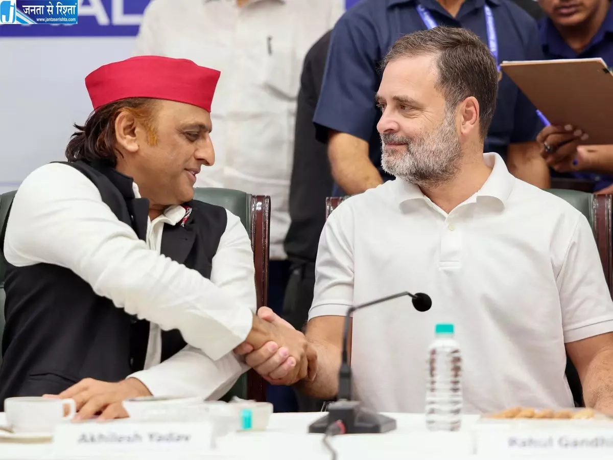 सीट बंटवारे पर सपा-कांग्रेस आमने-सामने सीट बंटवारे पर सपा-कांग्रेस आमने-सामने
