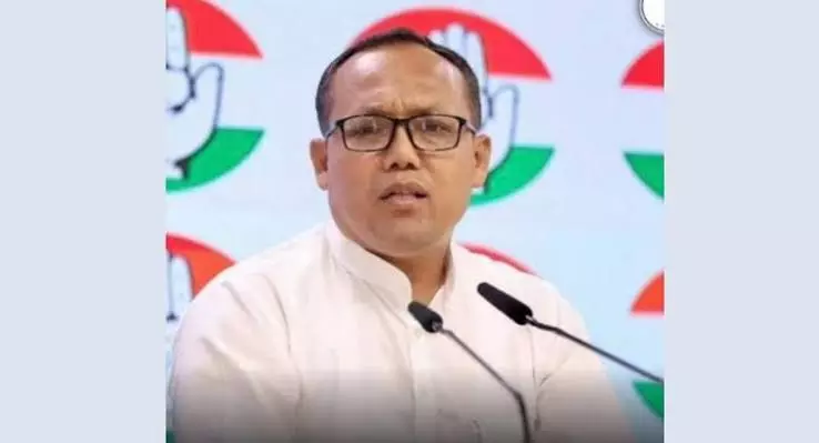 CAG रिपोर्ट के बाद घमासान: मणिपुर वित्त मंत्री के इस्तीफे पर अड़ी कांग्रेस CAG रिपोर्ट के बाद घमासान: मणिपुर वित्त मंत्री के इस्तीफे पर अड़ी कांग्रेस