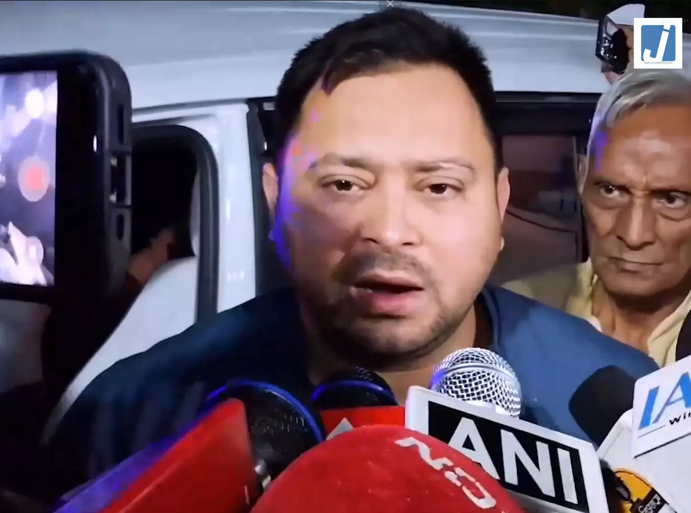तेजस्वी यादव का JDU पर हमला, बोले- अब यह नीतीश कुमार की पार्टी नहीं रही तेजस्वी यादव का JDU पर हमला, बोले- अब यह नीतीश कुमार की पार्टी नहीं रही