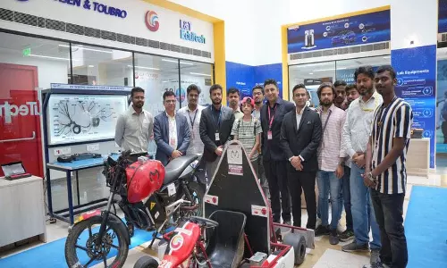 दिल्ली की EV दौड़ में चार्जिंग बनी चुनौती दिल्ली की EV दौड़ में चार्जिंग बनी चुनौती