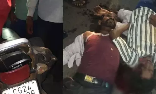 एक झटके में उजड़ गया परिवार, खड़े ट्रक से टकराई बाइक; पिता-बेटे की मौत एक झटके में उजड़ गया परिवार, खड़े ट्रक से टकराई बाइक; पिता-बेटे की मौत