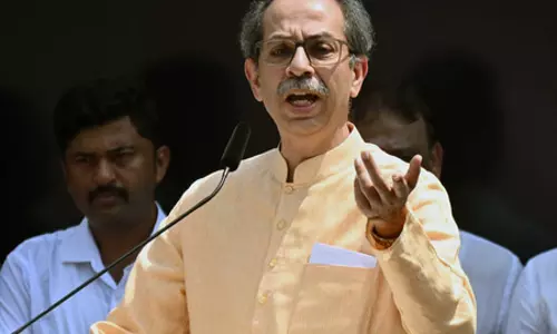 किसानों की बढ़ती मुश्किलों को लेकर शिवसेना (यूबीटी) ने महाराष्ट्र सरकार पर साधा निशाना
