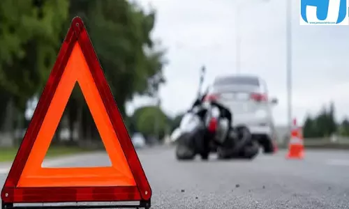 गढ़वा में सड़क हादसा, इलाज के दौरान युवक ने तोड़ा दम गढ़वा में सड़क हादसा, इलाज के दौरान युवक ने तोड़ा दम