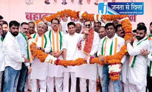 हरियाणा में सत्ता को लेकर सियासी घमासान, कांग्रेस पर आरोप हरियाणा में सत्ता को लेकर सियासी घमासान, कांग्रेस पर आरोप