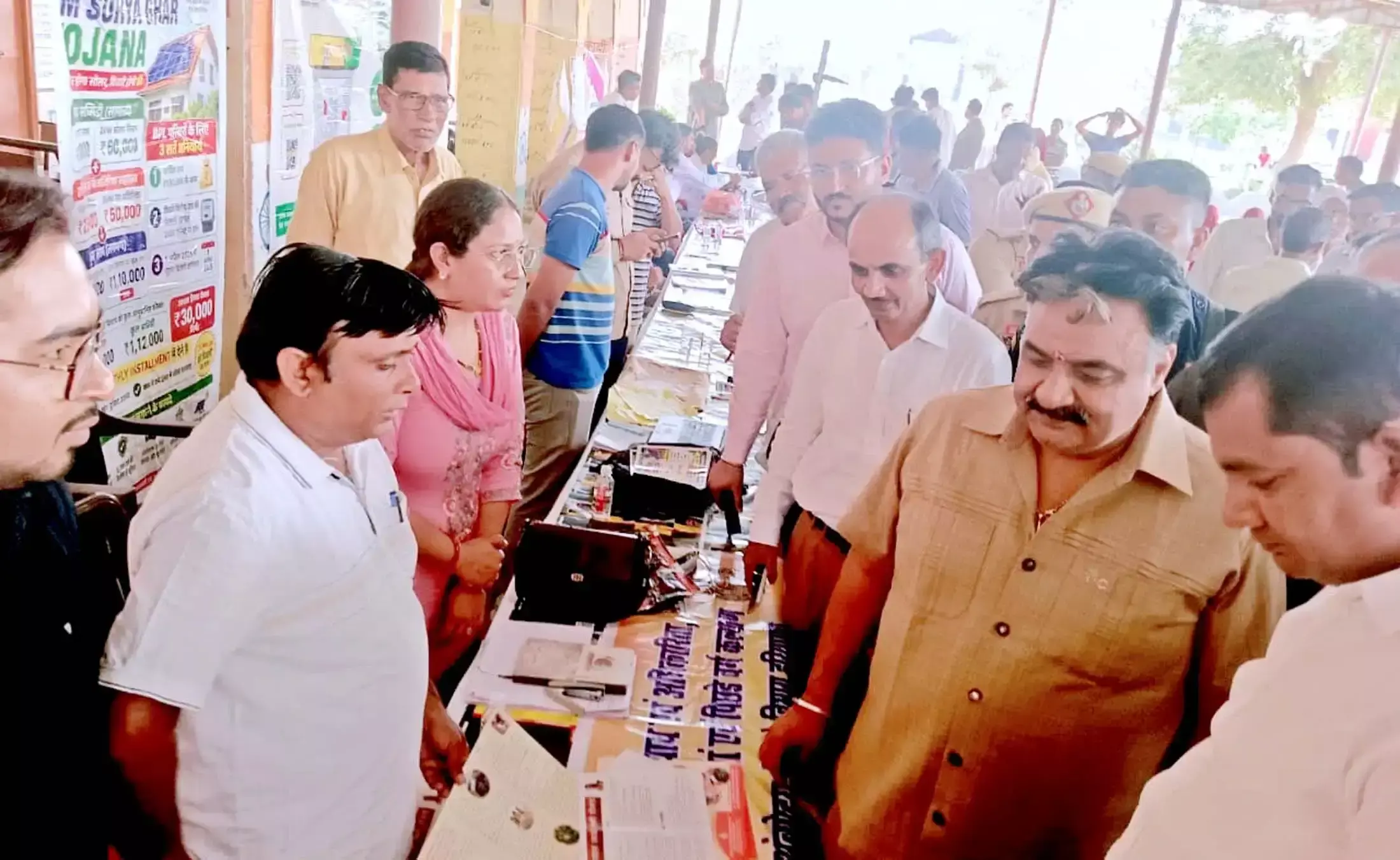 सरकार की प्राथमिकता पारदर्शी और जवाबदेह प्रशासन सरकार की प्राथमिकता पारदर्शी और जवाबदेह प्रशासन