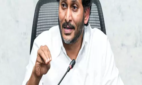 नेल्लोर में सूखे को लेकर घिरी सरकार YSRCP ने उठाए सवाल नेल्लोर में सूखे को लेकर घिरी सरकार YSRCP ने उठाए सवाल