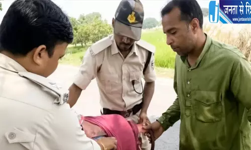 गैस सिलेंडर में बना रखा था गुप्त तहखाना, तलाशी में निकले शराब के 127 टेट्रा पैक गैस सिलेंडर में बना रखा था गुप्त तहखाना, तलाशी में निकले शराब के 127 टेट्रा पैक