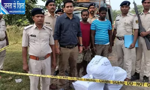 टेंपो की सीट के नीचे छिपा था 48.9 किलो गांजा, वाहन जांच में दो तस्कर गिरफ्तार