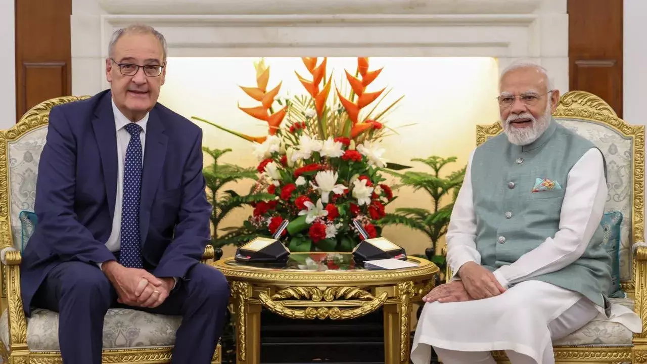 भारत-स्विट्जरलैंड वार्ता: PM मोदी और स्विस राष्ट्रपति पार्मेलिन की द्विपक्षीय बैठक भारत-स्विट्जरलैंड वार्ता: PM मोदी और स्विस राष्ट्रपति पार्मेलिन की द्विपक्षीय बैठक