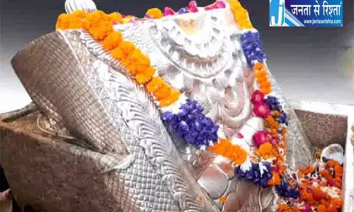 पितृ पक्ष में नारायणी शिला का विशेष महत्व पितृ पक्ष में नारायणी शिला का विशेष महत्व