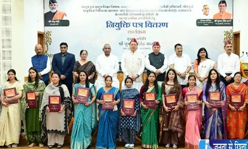 उत्तराखंड में 332 युवाओं को मिली सरकारी नौकरी उत्तराखंड में 332 युवाओं को मिली सरकारी नौकरी