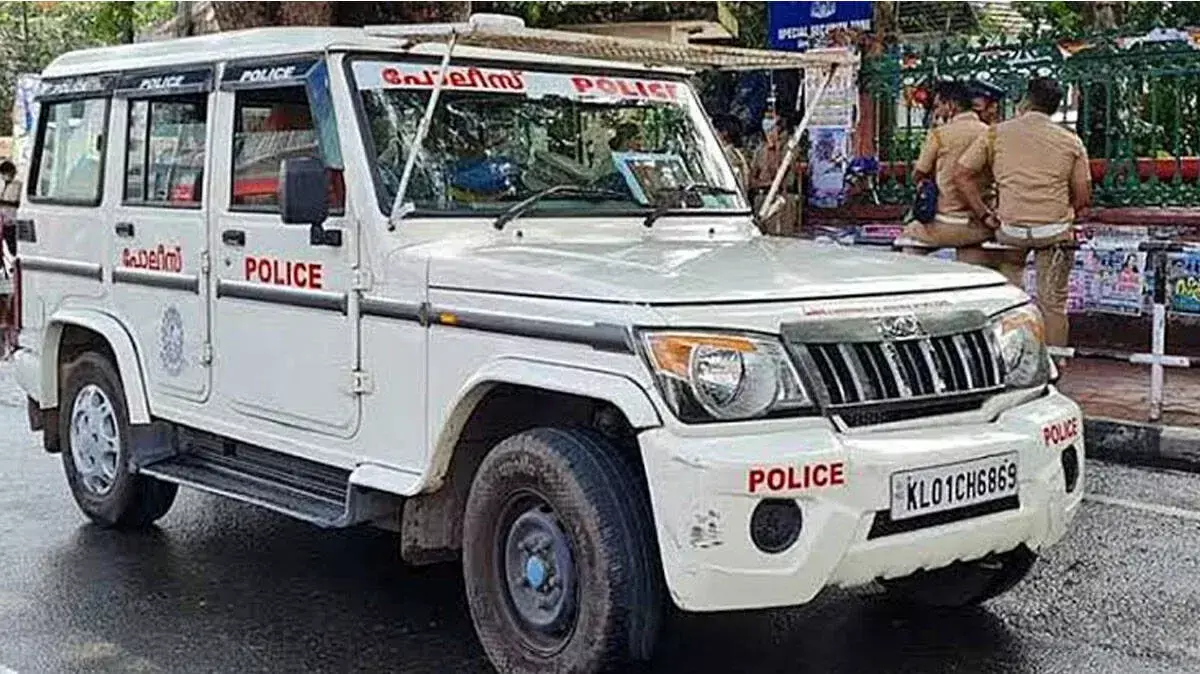 राजधानी में SFI का टकराव; कैंटोनमेंट पुलिस में अचानक फेरबदल राजधानी में SFI का टकराव; कैंटोनमेंट पुलिस में अचानक फेरबदल