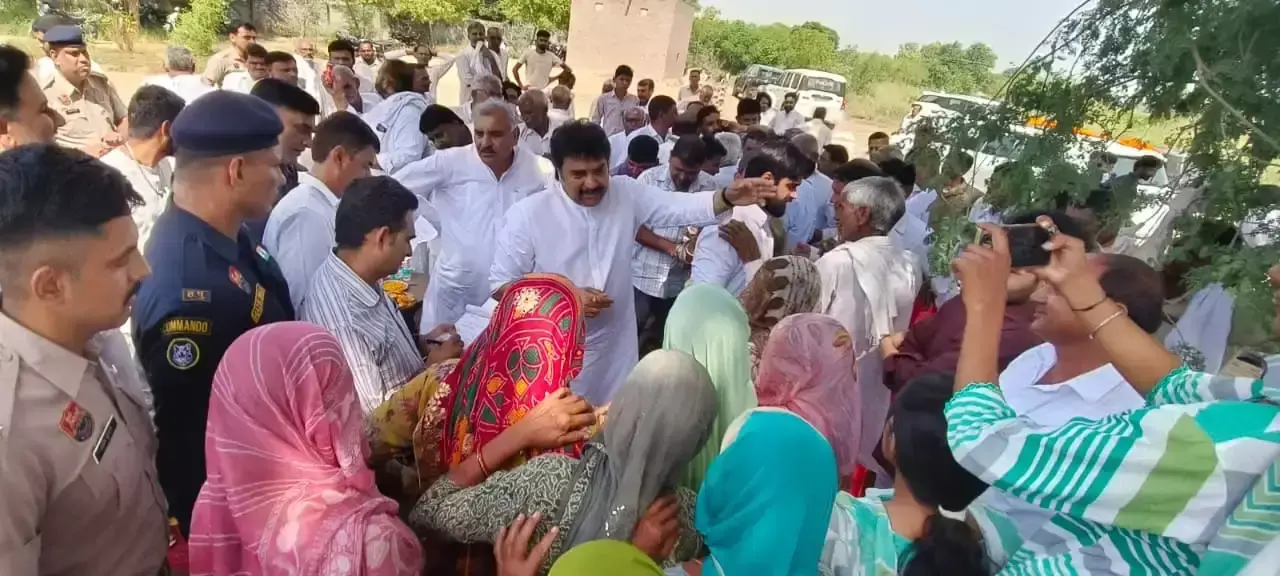 आदमपुर की जनता के साथ पारिवारिक संबंध: कुलदीप बिश्नोई आदमपुर की जनता के साथ पारिवारिक संबंध: कुलदीप बिश्नोई