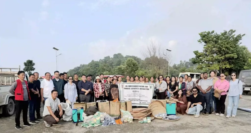 पुघोबोटो में खेत पर प्रदर्शन आयोजित किया गया