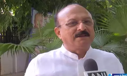 छात्रों की शिकायत के बाद PG मालिकों संग शिक्षा मंत्री की बैठक छात्रों की शिकायत के बाद PG मालिकों संग शिक्षा मंत्री की बैठक