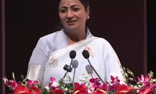 सखी सेंटर पहुंचीं CM रेखा गुप्ता हर महीने मांगी मामलों की रिपोर्ट सखी सेंटर पहुंचीं CM रेखा गुप्ता हर महीने मांगी मामलों की रिपोर्ट