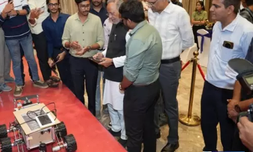 गुजरात में AI रोबोटिक्स का महासंग्राम 52 टीमें दिखाएंगी हुनर गुजरात में AI रोबोटिक्स का महासंग्राम 52 टीमें दिखाएंगी हुनर