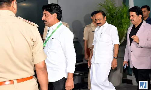 केरल के नेता प्रतिपक्ष वीडी सतीसन देर रात पहुंचे दिल्ली केरल के नेता प्रतिपक्ष वीडी सतीसन देर रात पहुंचे दिल्ली