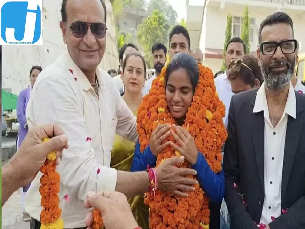 मां के संघर्ष का मिला फल, सीमा कुमारी ने एशियन गेम्स में जीता मेडल मां के संघर्ष का मिला फल, सीमा कुमारी ने एशियन गेम्स में जीता मेडल