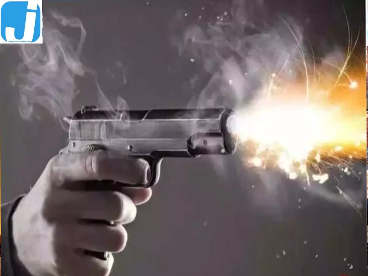 मेड़ विवाद में ताबड़तोड़ फायरिंग, 18 वर्षीय युवती की मौत मेड़ विवाद में ताबड़तोड़ फायरिंग, 18 वर्षीय युवती की मौत