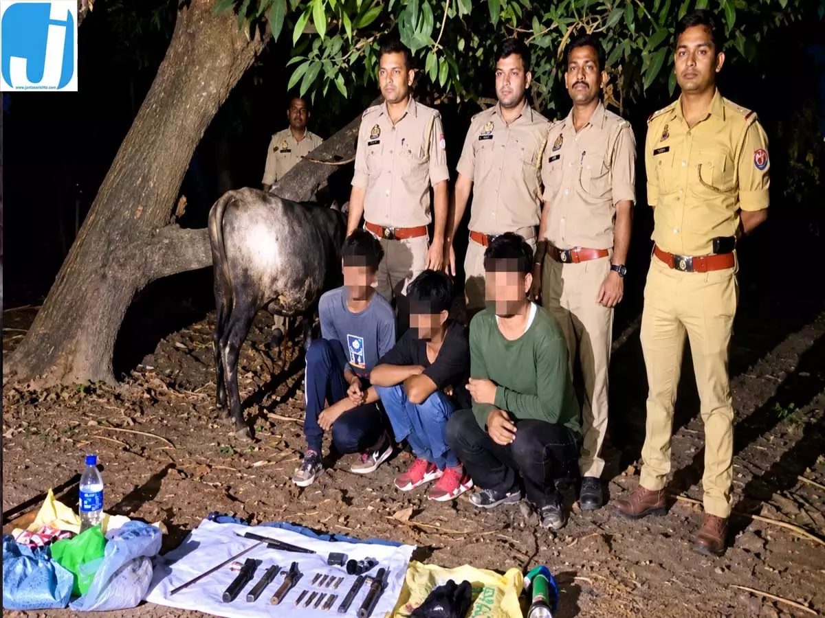 मुठभेड़ में तीन को लगी गोली, हथियार और कारतूस बरामद मुठभेड़ में तीन को लगी गोली, हथियार और कारतूस बरामद