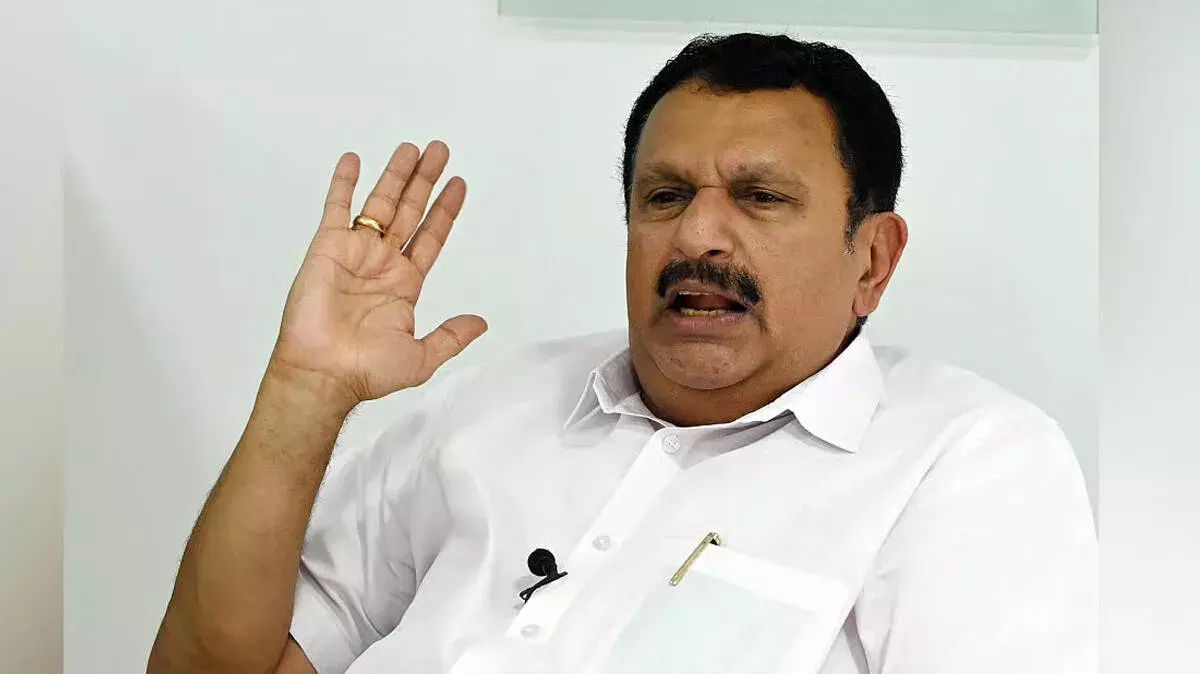 स्वास्थ्य व्यवस्था में भ्रष्टाचार पर सख्ती करेंगे: मुरलीधरन स्वास्थ्य व्यवस्था में भ्रष्टाचार पर सख्ती करेंगे: मुरलीधरन