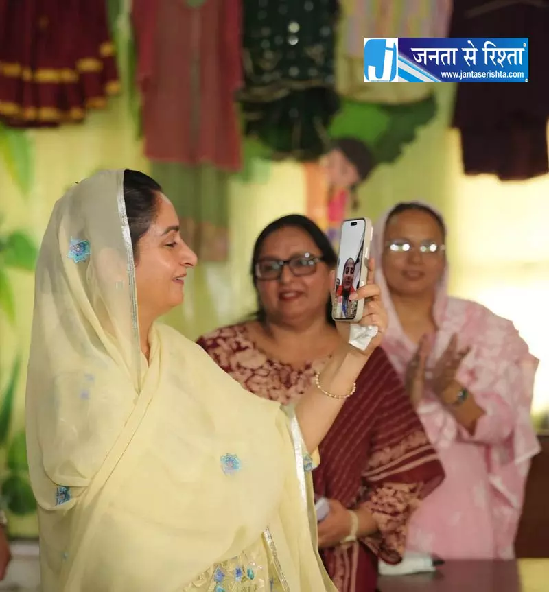 गोल्ड विजेता बलजीत कौर को हरसिमरत बादल ने दी बधाई गोल्ड विजेता बलजीत कौर को हरसिमरत बादल ने दी बधाई