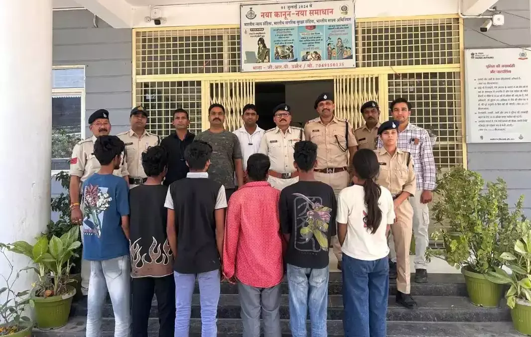 उज्जैन में चेन लुटेरा गिरोह पुलिस के हत्थे चढ़ा उज्जैन में चेन लुटेरा गिरोह पुलिस के हत्थे चढ़ा