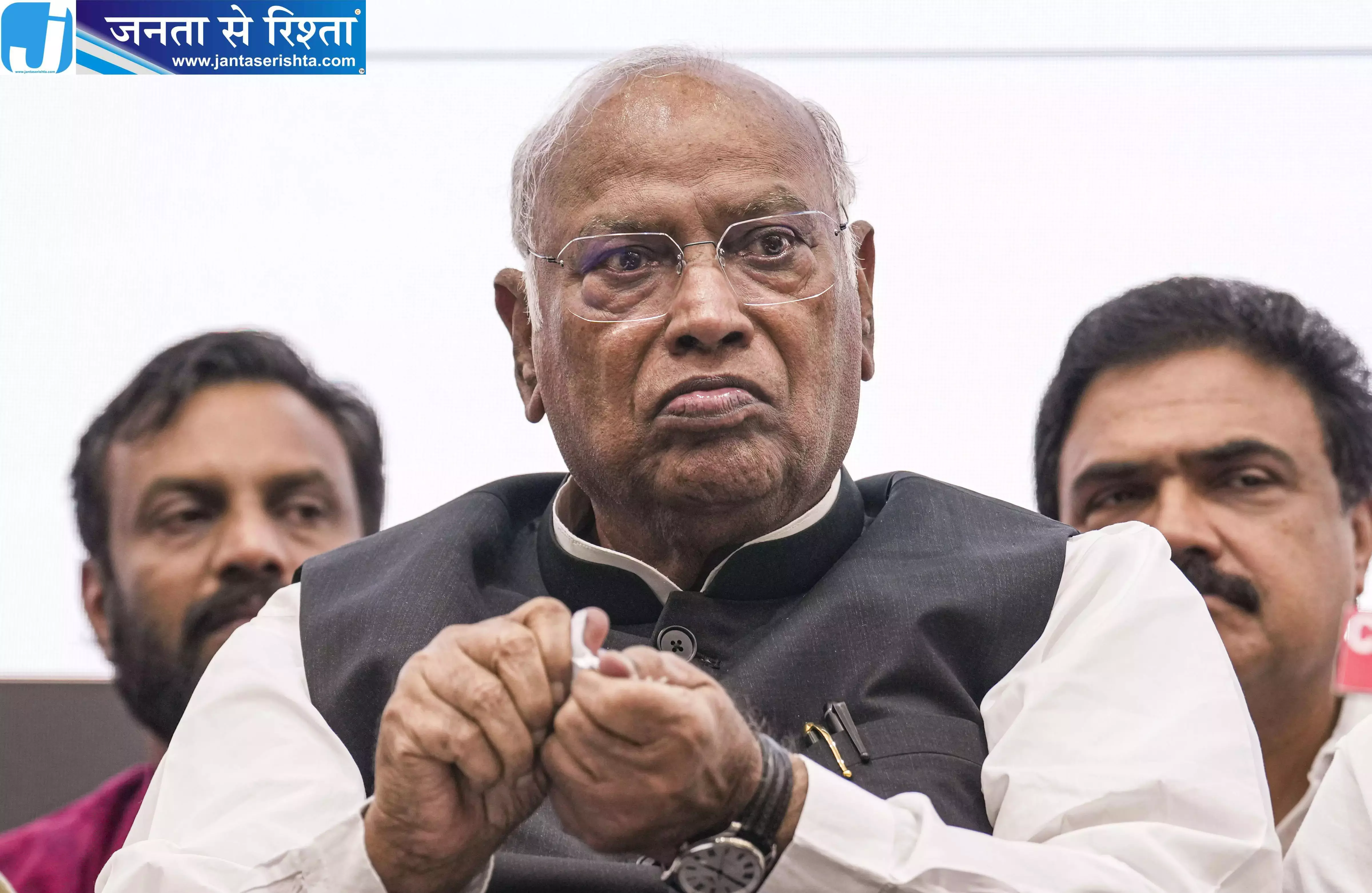 तमिलनाडु कांग्रेस में संगठनात्मक बदलाव, खड़गे ने तीन अहम समितियों के गठन को दी मंजूरी तमिलनाडु कांग्रेस में संगठनात्मक बदलाव, खड़गे ने तीन अहम समितियों के गठन को दी मंजूरी