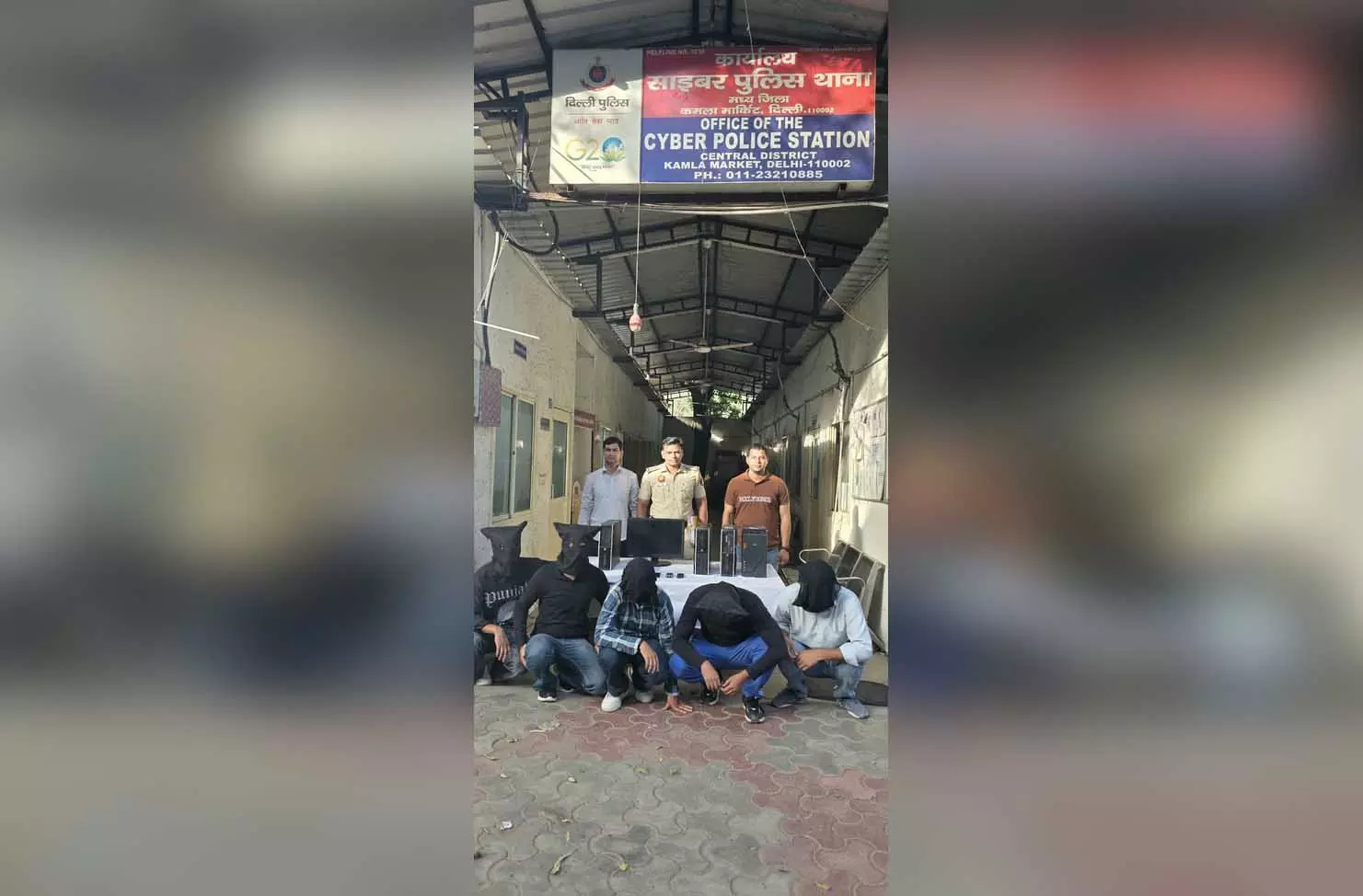 पुलिस ने नौकरी दिलाने के नाम पर चल रहे दो फर्जी कॉल सेंटर का किया भंडाफोड़, 11 गिरफ्तार पुलिस ने नौकरी दिलाने के नाम पर चल रहे दो फर्जी कॉल सेंटर का किया भंडाफोड़, 11 गिरफ्तार