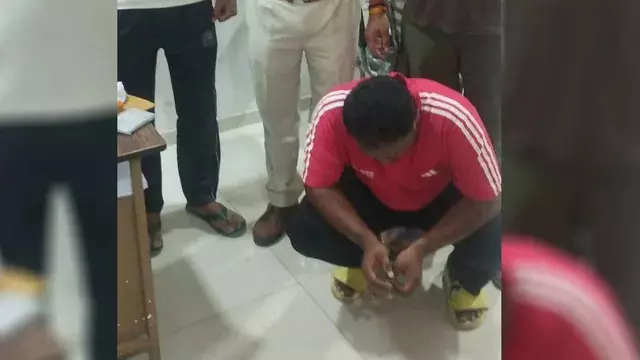 मोबाइल नंबर हैक कर खाते से उड़ाए 68,750 रुपये, साइबर पुलिस ने महाराष्ट्र से आरोपी को दबोचा मोबाइल नंबर हैक कर खाते से उड़ाए 68,750 रुपये, साइबर पुलिस ने महाराष्ट्र से आरोपी को दबोचा