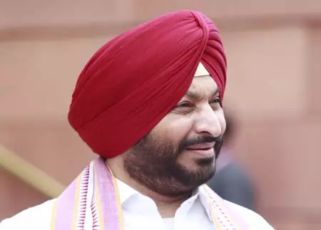 भगवंत मान नहीं, बेईमान, हाईकोर्ट के सीबीआई जांच के आदेश पर रवनीत सिंह बिट्टू का पंजाब सरकार पर हमला भगवंत मान नहीं, बेईमान, हाईकोर्ट के सीबीआई जांच के आदेश पर रवनीत सिंह बिट्टू का पंजाब सरकार पर हमला