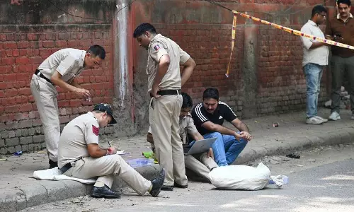 दिल्ली-NCR में रेप की घटनाओं पर सुप्रीम कोर्ट गंभीर दिल्ली-NCR में रेप की घटनाओं पर सुप्रीम कोर्ट गंभीर