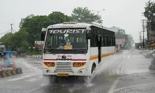 उत्तराखंड में फिर बदला मौसम, देहरादून समेत कई इलाकों में बारिश; येलो अलर्ट जारी उत्तराखंड में फिर बदला मौसम, देहरादून समेत कई इलाकों में बारिश; येलो अलर्ट जारी