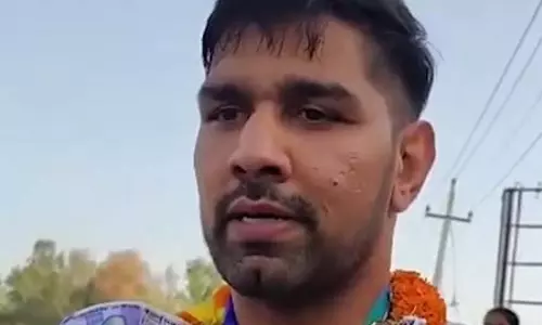एशियन गेम्स में ब्रॉन्ज जीतने वाले मुक्केबाज नरेंद्र बेरवाल की नजर ओलंपिक कोटा हासिल करने पर एशियन गेम्स में ब्रॉन्ज जीतने वाले मुक्केबाज नरेंद्र बेरवाल की नजर ओलंपिक कोटा हासिल करने पर