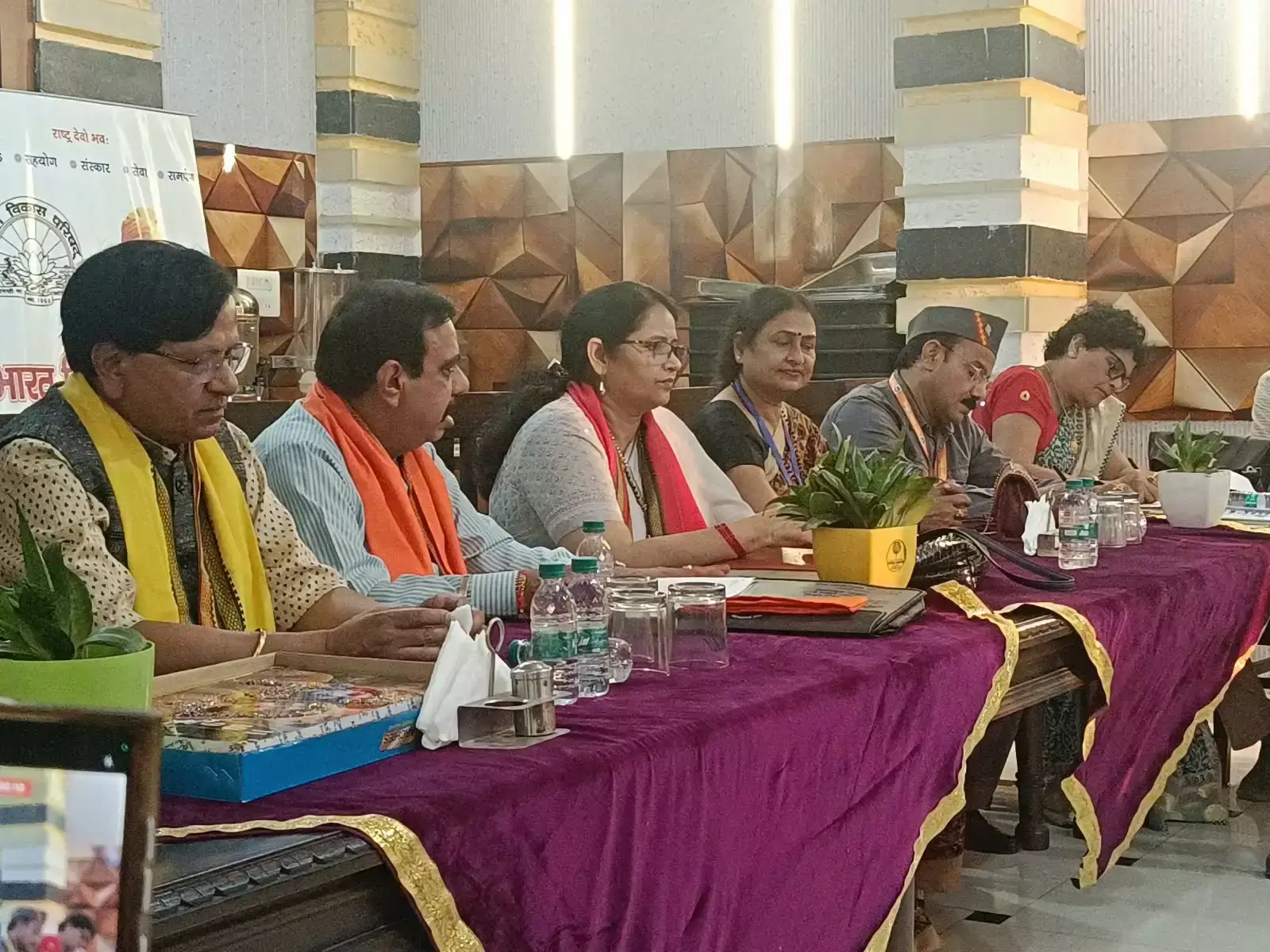 भारत विकास परिषद की बैठक में सेवा कार्यों की समीक्षा