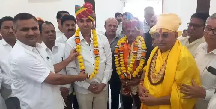 समाज के अंतिम व्यक्ति तक विकास पहुंचाने पर जोर समाज के अंतिम व्यक्ति तक विकास पहुंचाने पर जोर