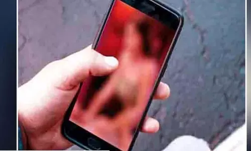न्यूड वीडियो कॉल के जाल में फंसा युवक, गंवाए 50 लाख न्यूड वीडियो कॉल के जाल में फंसा युवक, गंवाए 50 लाख