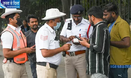 50% छूट के बाद भी 5.53 करोड़ ट्रैफिक ई-चालान लंबित, 3,006 करोड़ रुपये बकाया 50% छूट के बाद भी 5.53 करोड़ ट्रैफिक ई-चालान लंबित, 3,006 करोड़ रुपये बकाया
