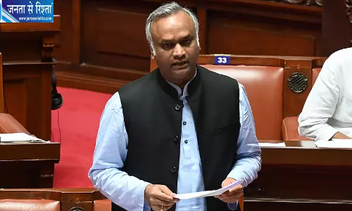 फॉर्म-7 के गलत इस्तेमाल पर प्रियांक खड़गे सख्त, बोले- कानून तोड़ेंगे तो केस दर्ज होगा फॉर्म-7 के गलत इस्तेमाल पर प्रियांक खड़गे सख्त, बोले- कानून तोड़ेंगे तो केस दर्ज होगा