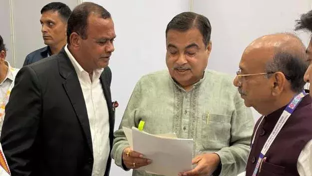 इंफ्रास्ट्रक्चर प्रोजेक्ट्स पर तेलंगाना का रुख: केंद्र से हरी झंडी का इंतजार इंफ्रास्ट्रक्चर प्रोजेक्ट्स पर तेलंगाना का रुख: केंद्र से हरी झंडी का इंतजार