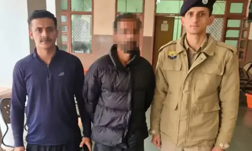 डैशबोर्ड बना अफीम छिपाने का ठिकाना, आरोपी गिरफ्तार